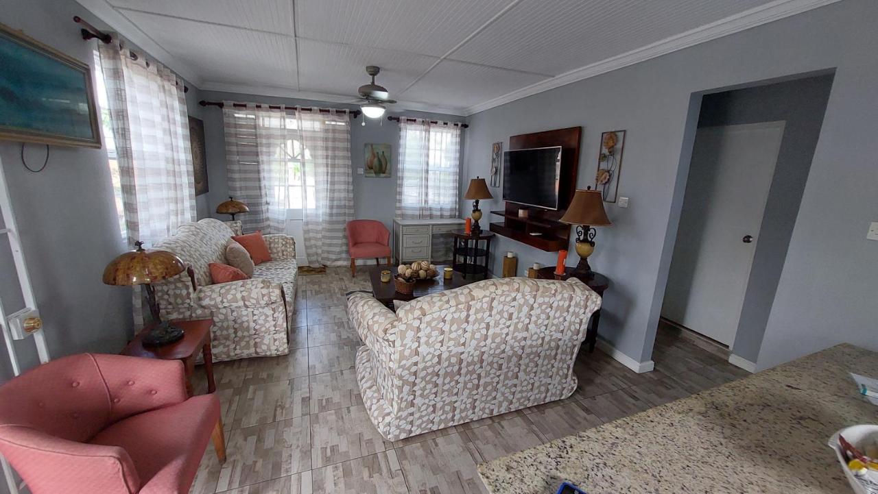 Carmen Apartment Бриджтаун Экстерьер фото