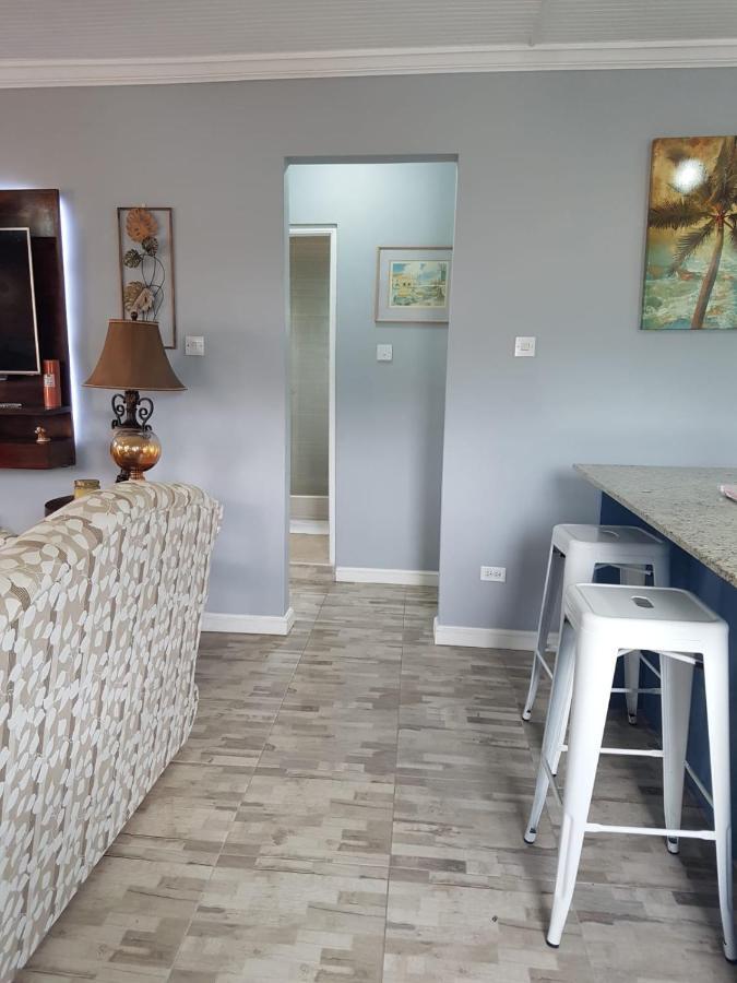 Carmen Apartment Бриджтаун Экстерьер фото